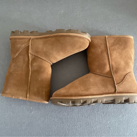 UGG Womens Essential Short Suede Shearling Style Boots Size 9 - Picture 4 of 10